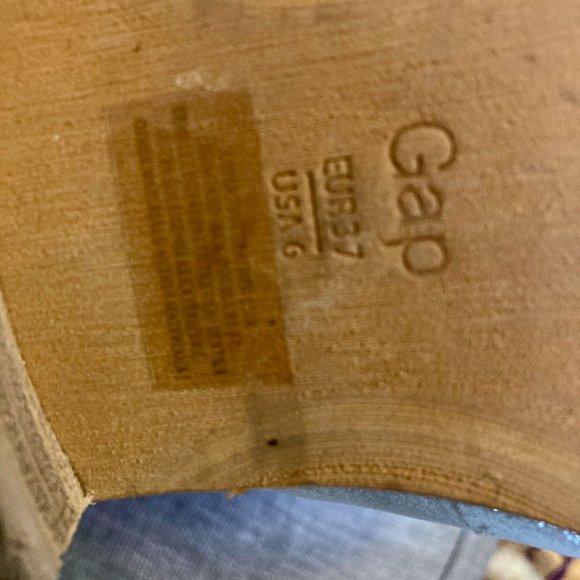 GAP Silver Cream Leather Oxford Shoes - Picture 3 of 3